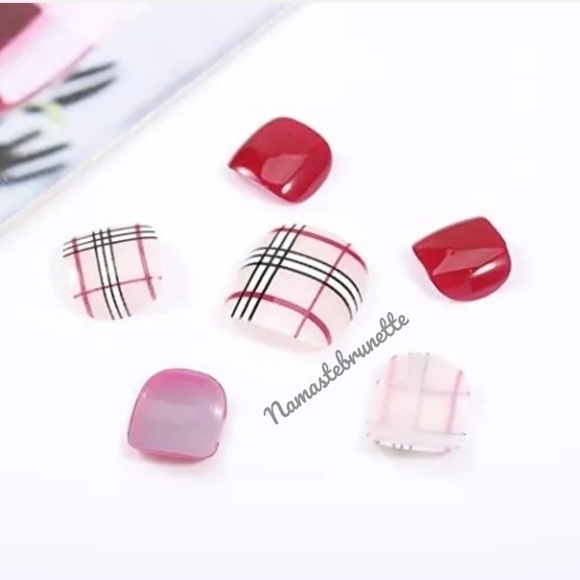 2/$16 Plaid Press On Toenails - Picture 7 of 17